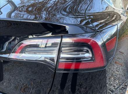 Tesla - Model 3