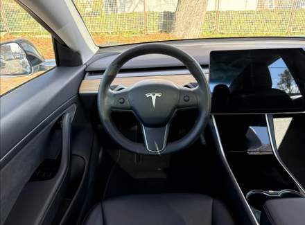 Tesla - Model 3