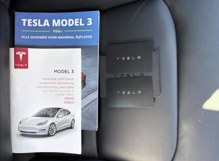 Tesla - Model 3