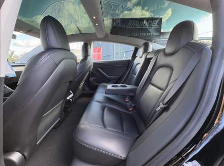 Tesla - Model 3