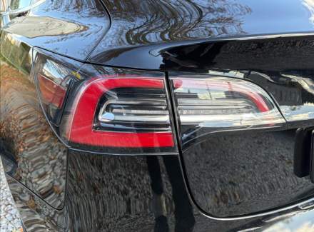 Tesla - Model 3