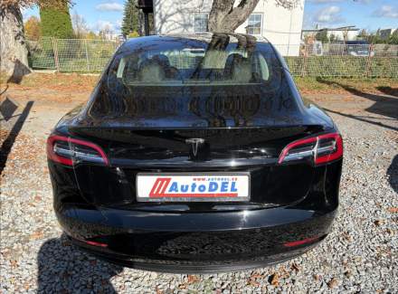 Tesla - Model 3