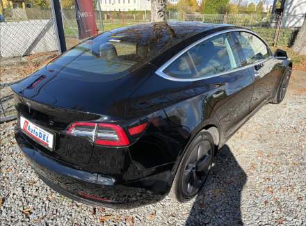 Tesla - Model 3