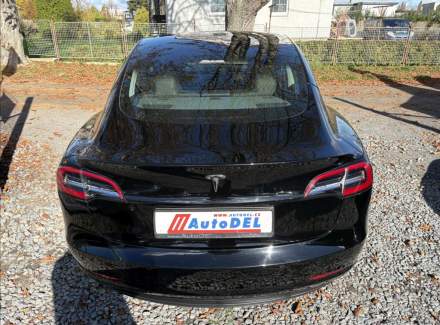Tesla - Model 3