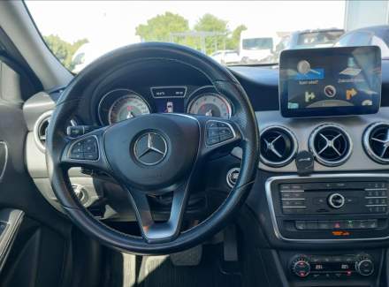 Mercedes-Benz - GLA