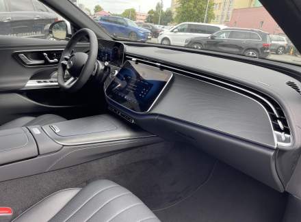 Mercedes-Benz - E-class