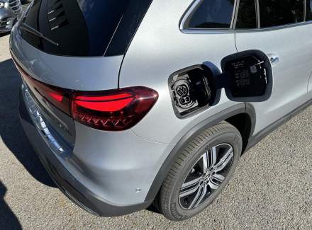 Mercedes-Benz - EQA