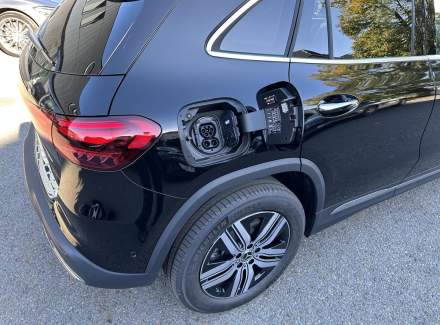 Mercedes-Benz - EQA
