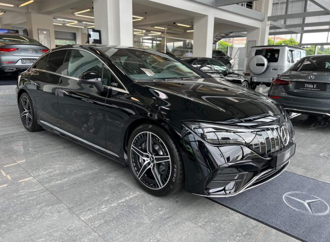 Mercedes-Benz - EQE