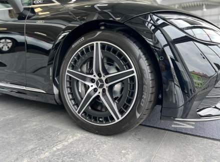 Mercedes-Benz - EQE