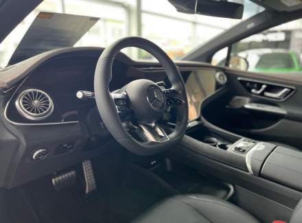 Mercedes-Benz - EQE