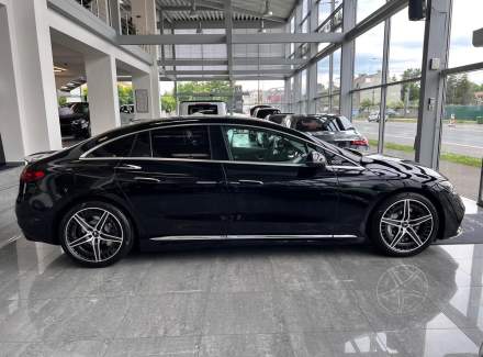 Mercedes-Benz - EQE