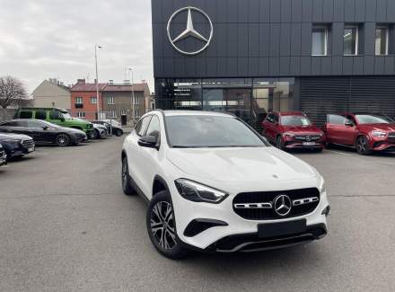 Mercedes-Benz - GLA