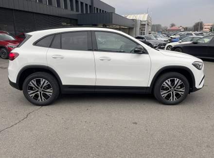 Mercedes-Benz - GLA