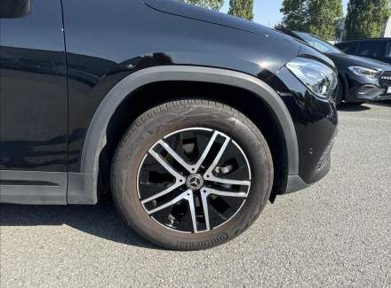 Mercedes-Benz - GLA