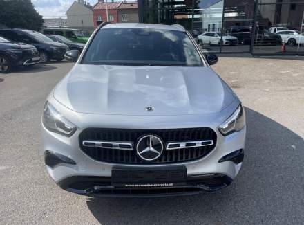 Mercedes-Benz - GLA