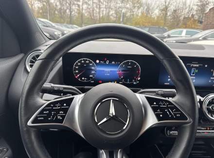 Mercedes-Benz - GLA