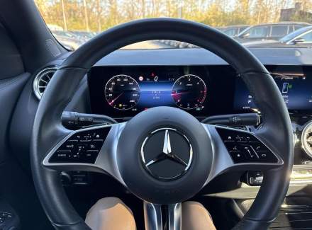 Mercedes-Benz - GLA