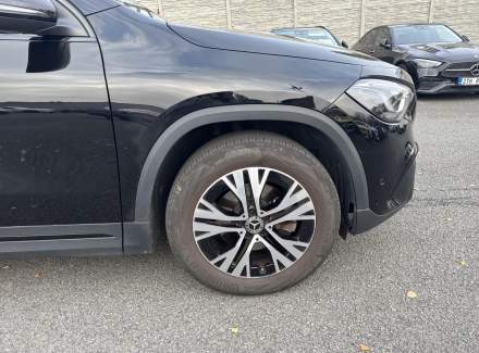 Mercedes-Benz - GLA