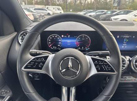 Mercedes-Benz - GLA