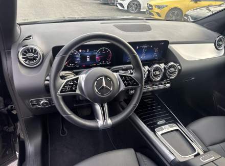 Mercedes-Benz - GLA