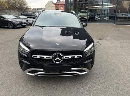 Mercedes-Benz - GLA