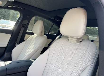 Mercedes-Benz - E-class