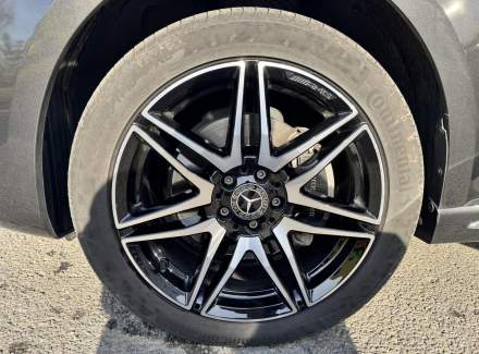 Mercedes-Benz - V-class