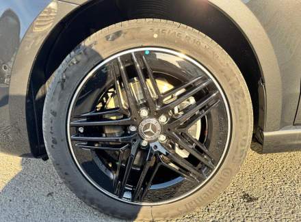 Mercedes-Benz - V-class