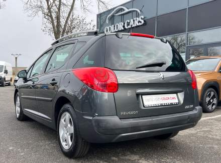 Peugeot - 207