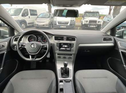 Volkswagen - Golf