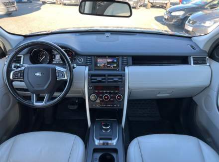 Land Rover - Discovery Sport