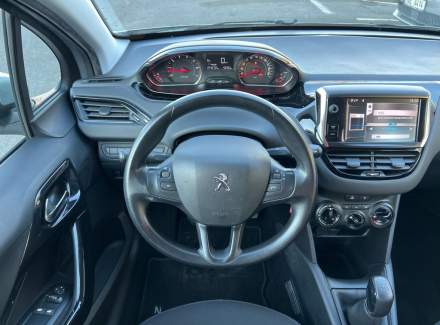 Peugeot - 208