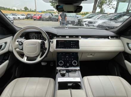 Land Rover - Range Rover Velar
