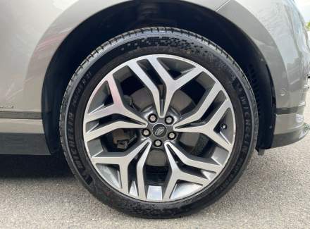 Land Rover - Range Rover Velar