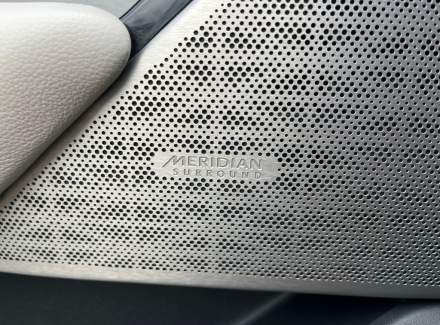 Land Rover - Range Rover Velar