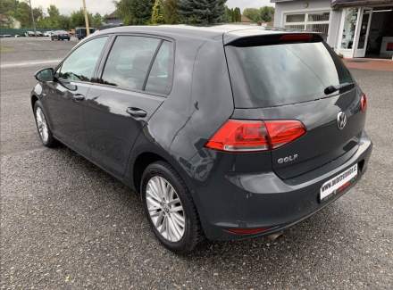 Volkswagen - Golf