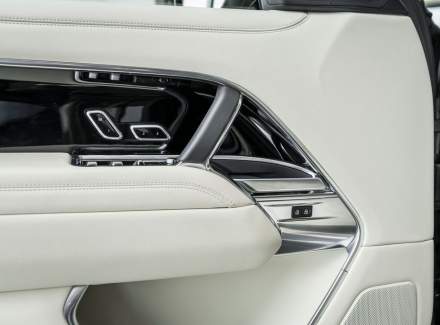 Land Rover - Range Rover