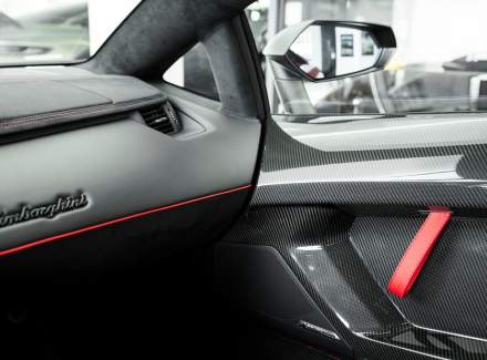 Lamborghini - Aventador