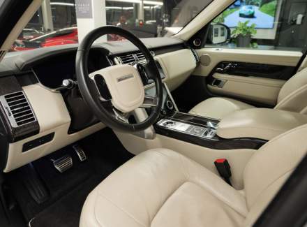 Land Rover - Range Rover