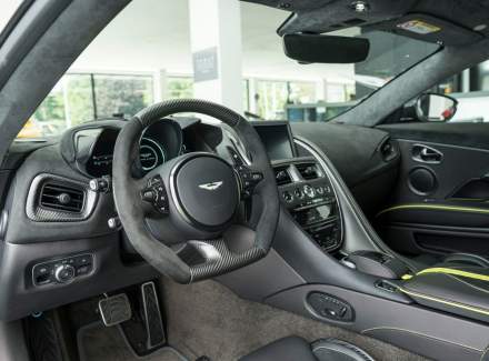 Aston Martin - DBS