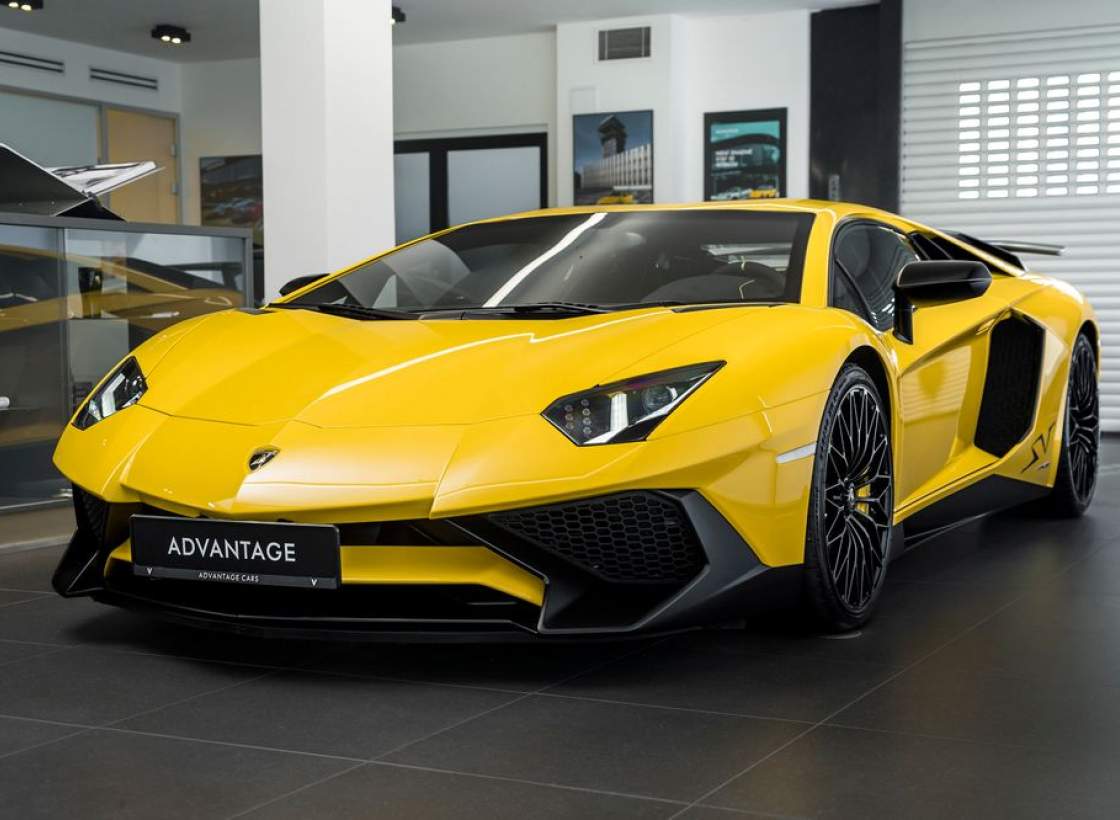 Lamborghini - Aventador
