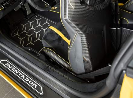 Lamborghini - Aventador