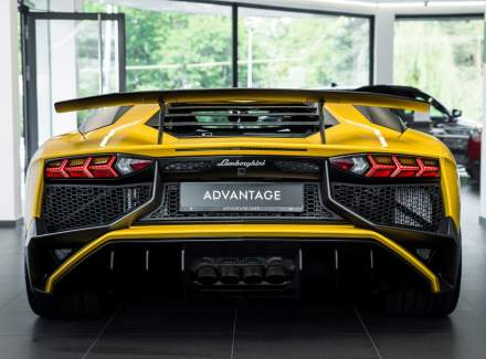 Lamborghini - Aventador