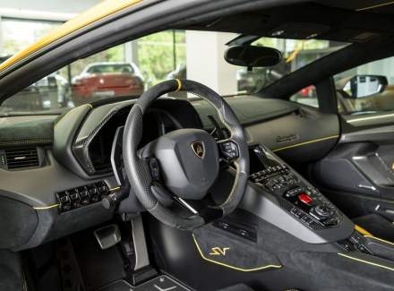 Lamborghini - Aventador