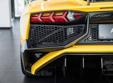 Lamborghini - Aventador