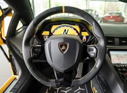 Lamborghini - Aventador