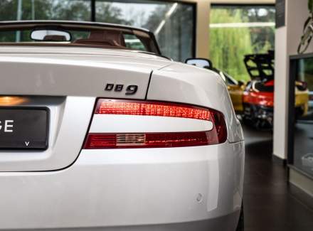 Aston Martin - DB9