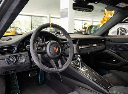 Porsche - 911