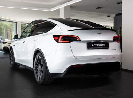 Tesla - Model Y